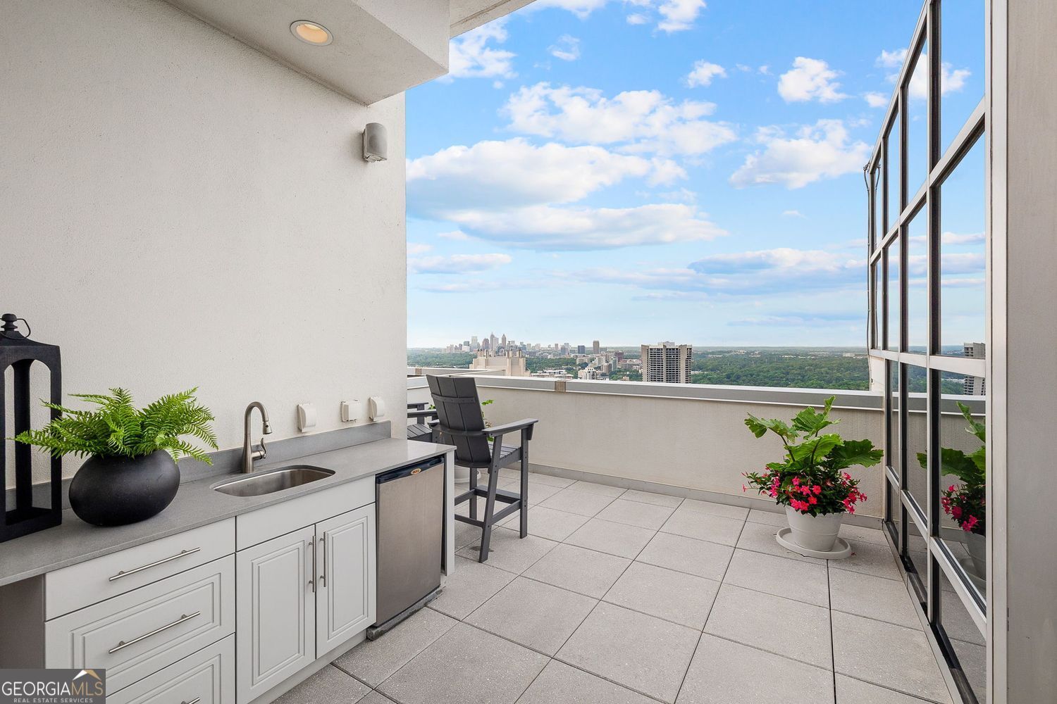 2828 PEACHTREE - Residential