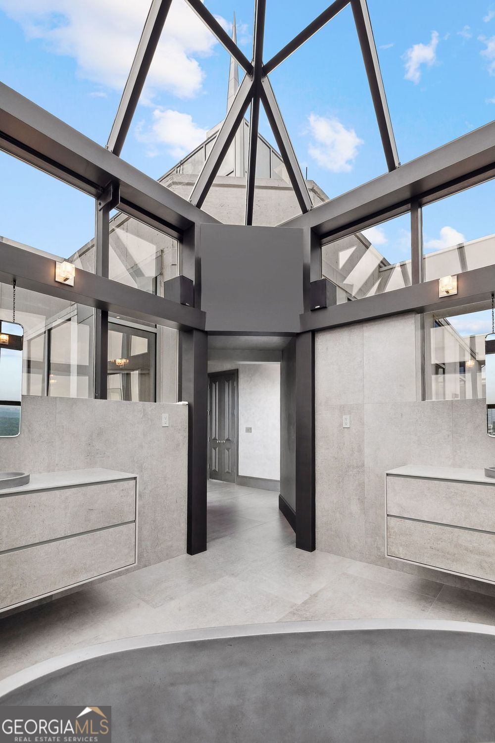 2828 PEACHTREE - Residential