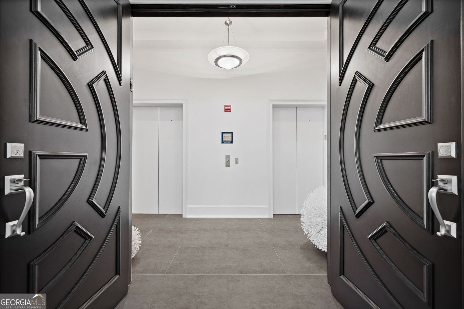2828 PEACHTREE - Residential