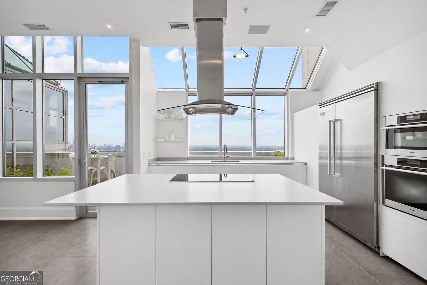 2828 PEACHTREE - Residential