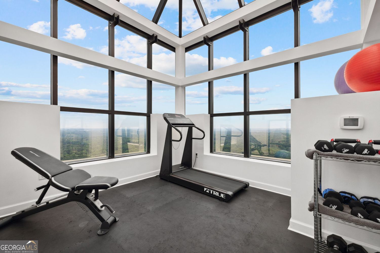 2828 PEACHTREE - Residential