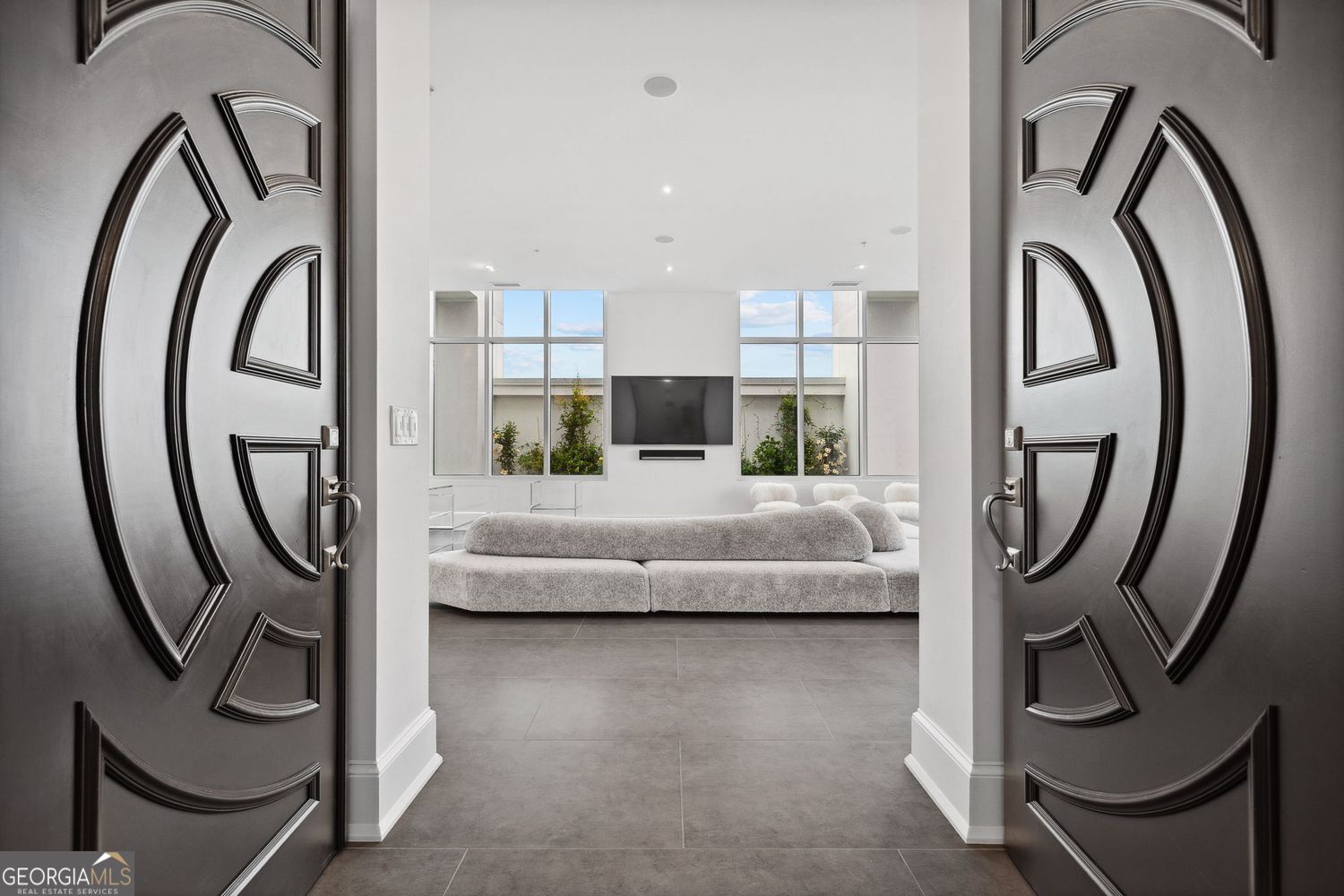 2828 PEACHTREE - Residential
