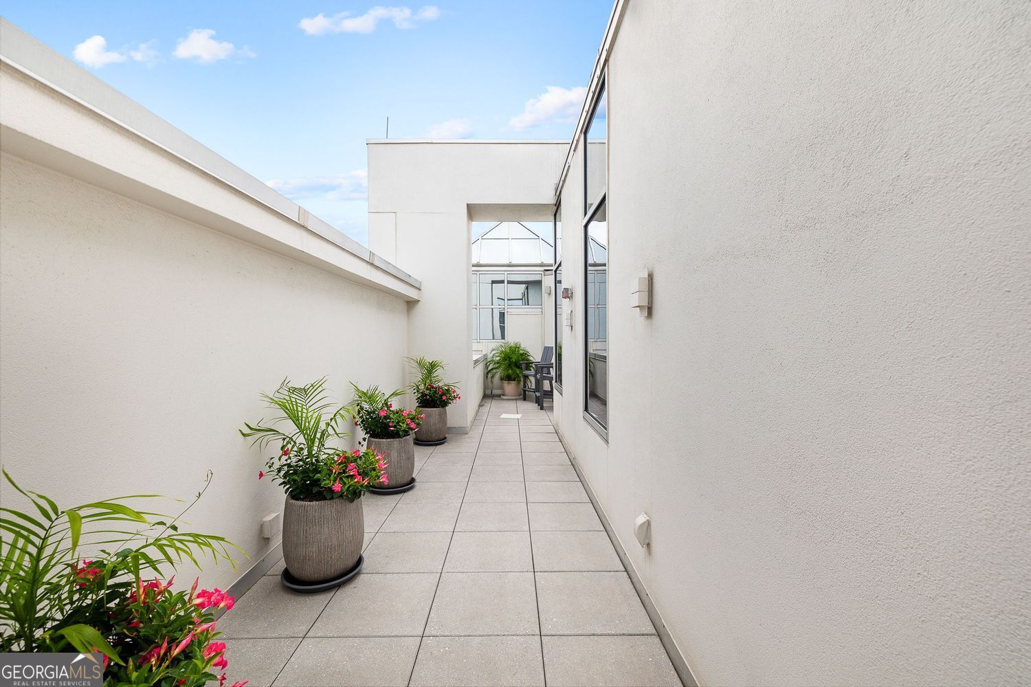 2828 PEACHTREE - Residential