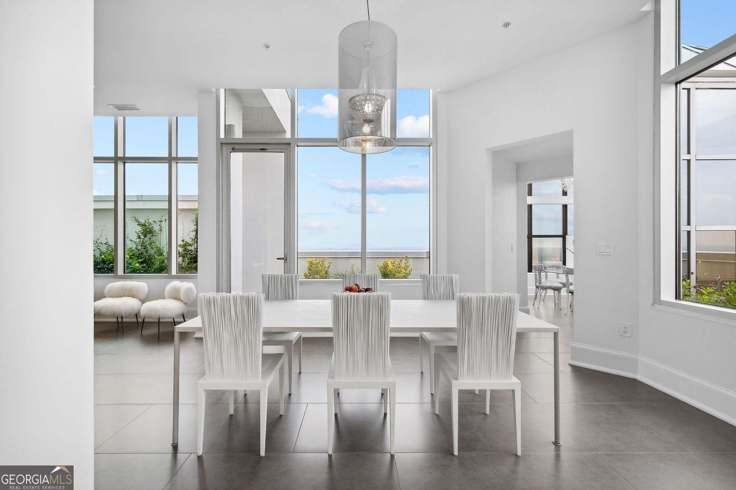 2828 PEACHTREE - Residential
