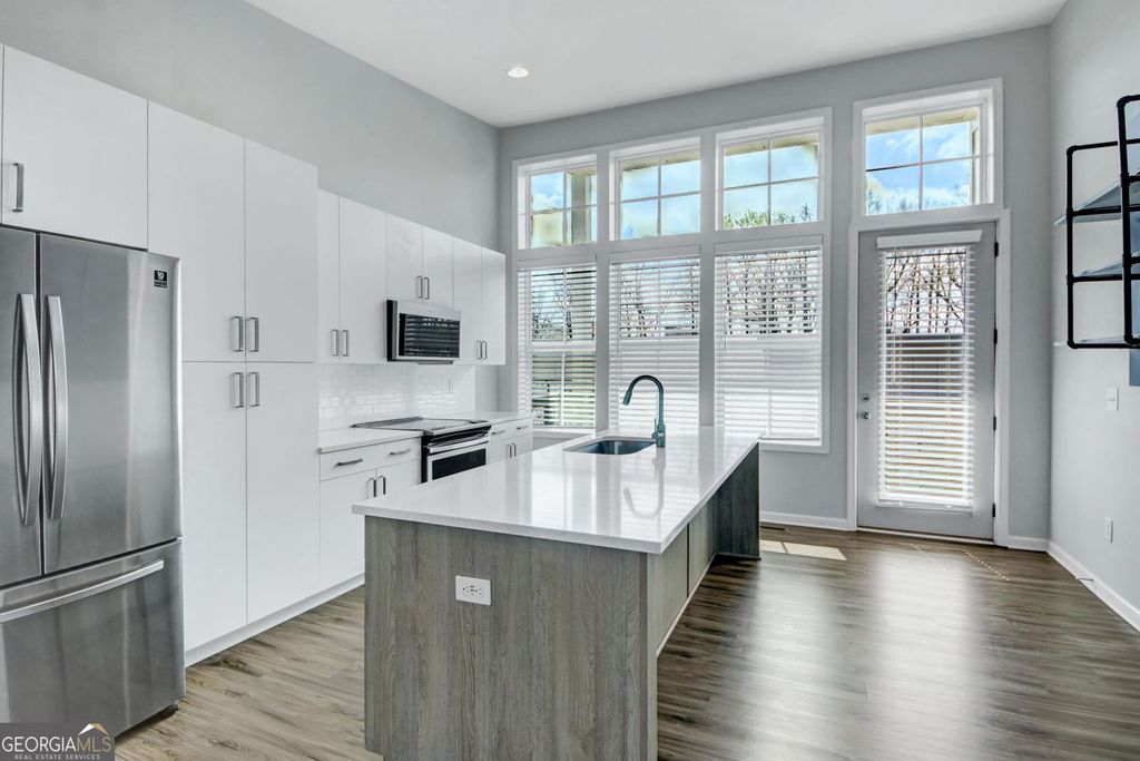 Photo of 900 Brees Court NW, Atlanta, GA 30318 (MLS # 10708971)