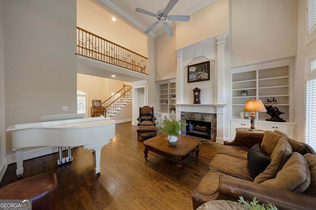 4169 Riverview DR