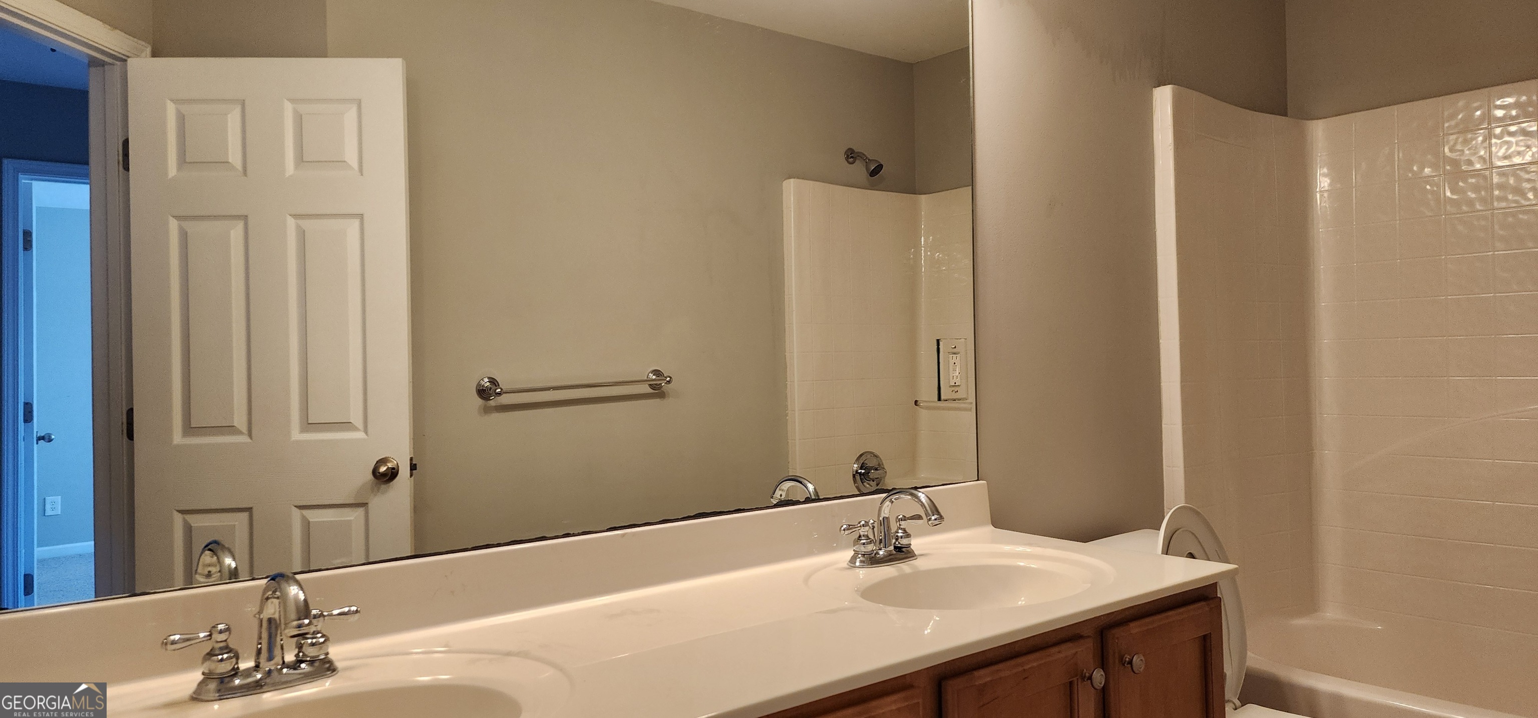 Cumming, Georgia 30041, United States, 4 Bedrooms Bedrooms, ,3 BathroomsBathrooms,Residential,Active,25719