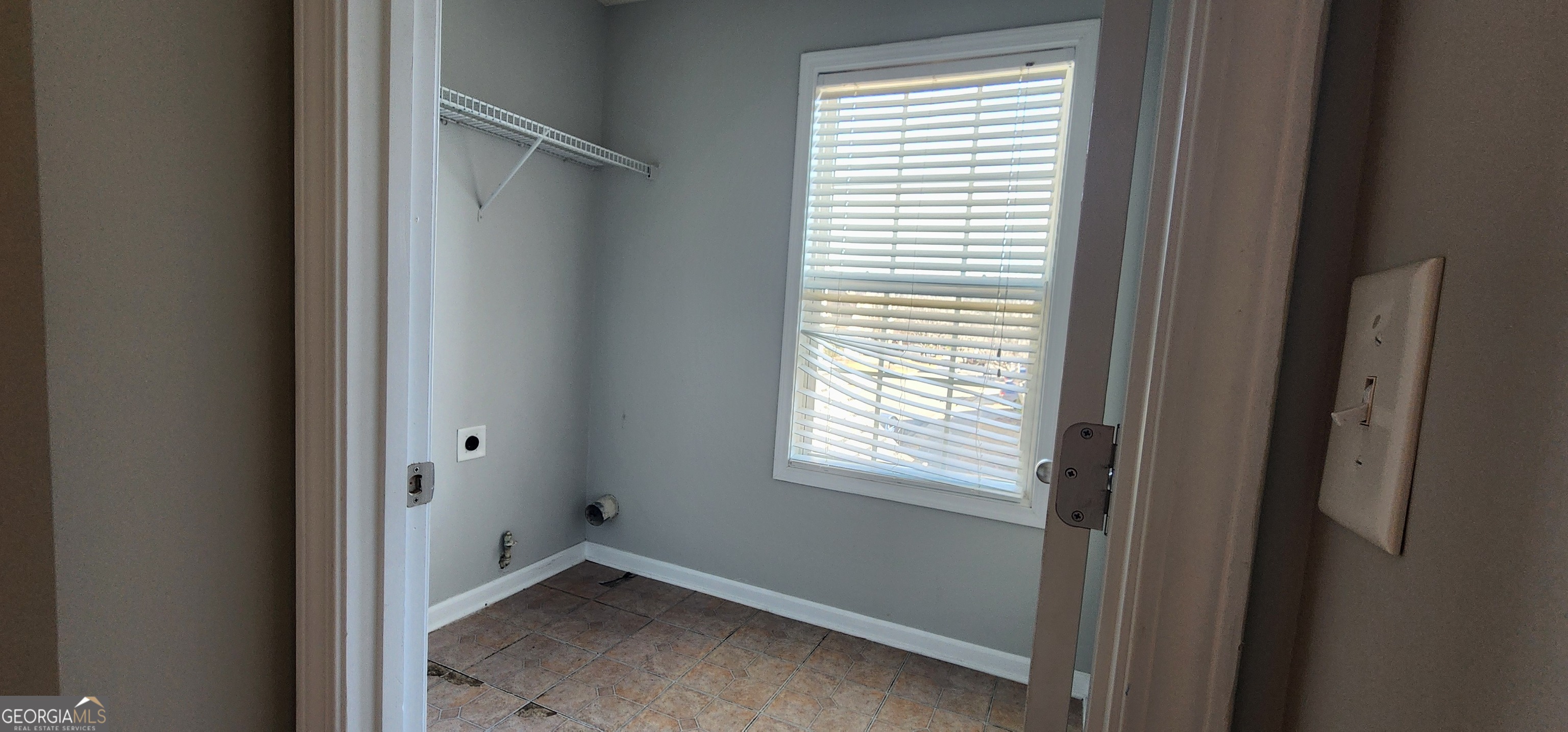 Cumming, Georgia 30041, United States, 4 Bedrooms Bedrooms, ,3 BathroomsBathrooms,Residential,Active,25719