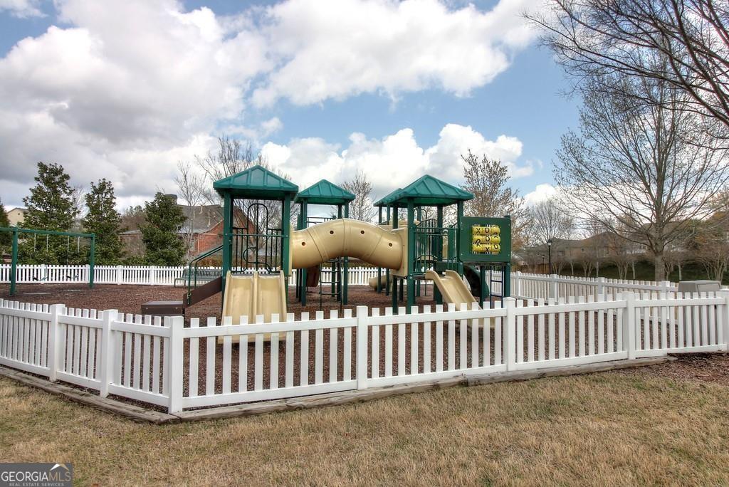 Cumming, Georgia 30041, United States, 4 Bedrooms Bedrooms, ,3 BathroomsBathrooms,Residential,Active,25719