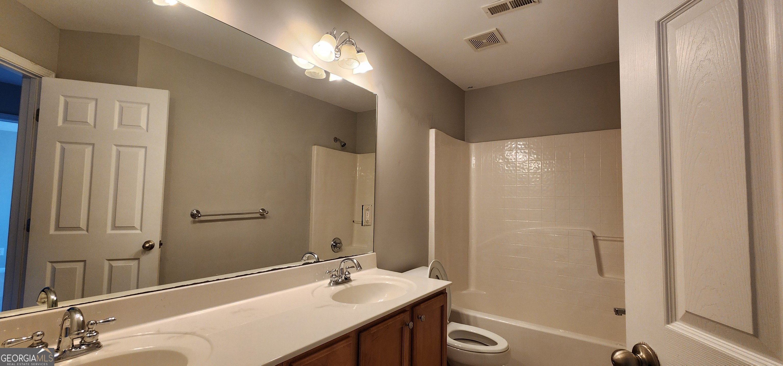 Cumming, Georgia 30041, United States, 4 Bedrooms Bedrooms, ,3 BathroomsBathrooms,Residential,Active,25719