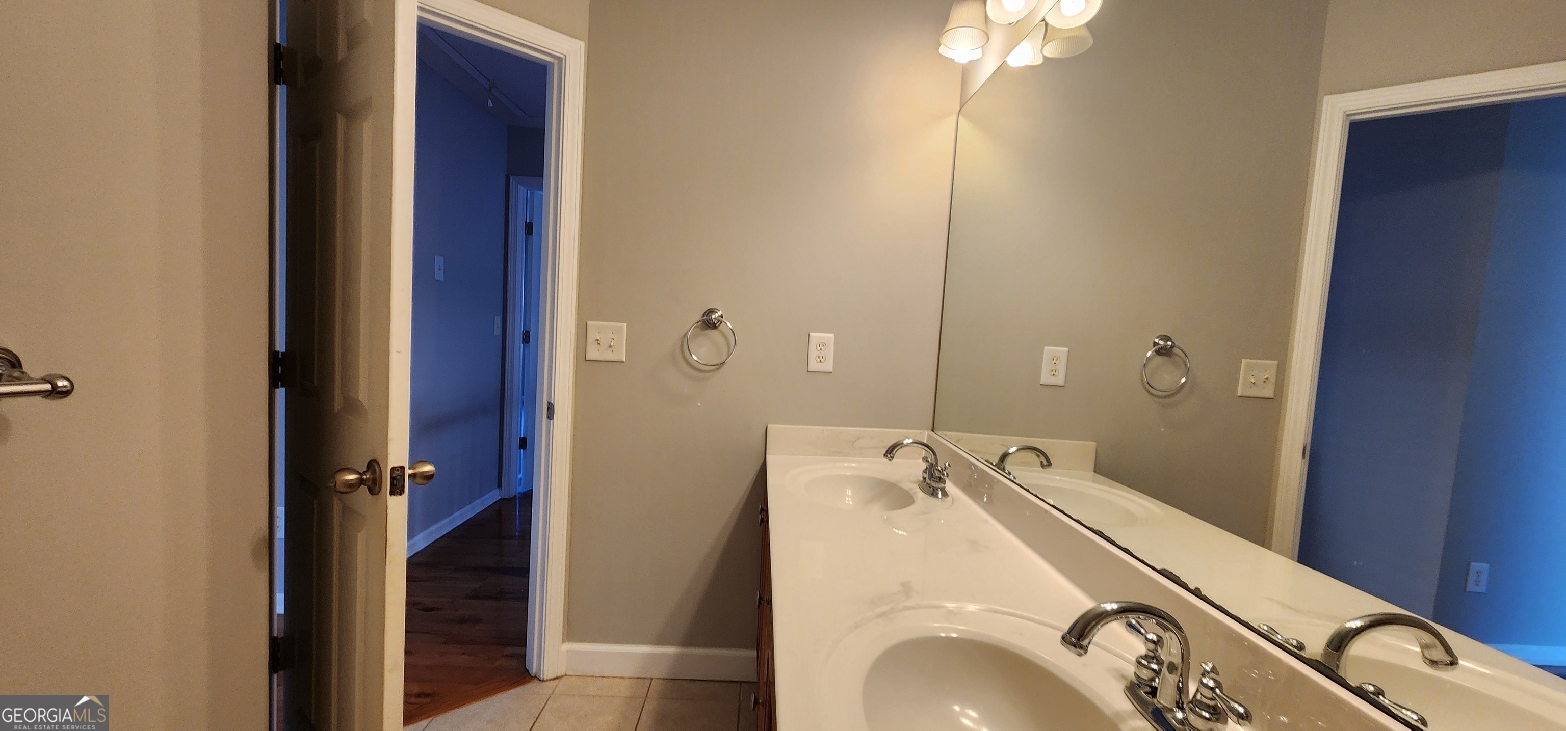 Cumming, Georgia 30041, United States, 4 Bedrooms Bedrooms, ,3 BathroomsBathrooms,Residential,Active,25719