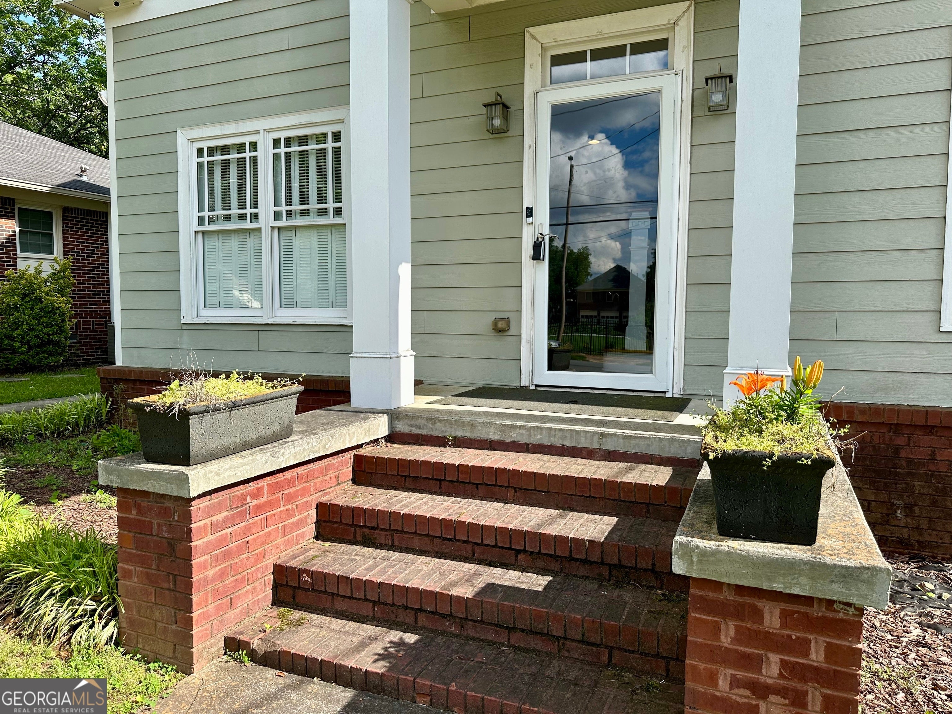 1594 Hardin AVE