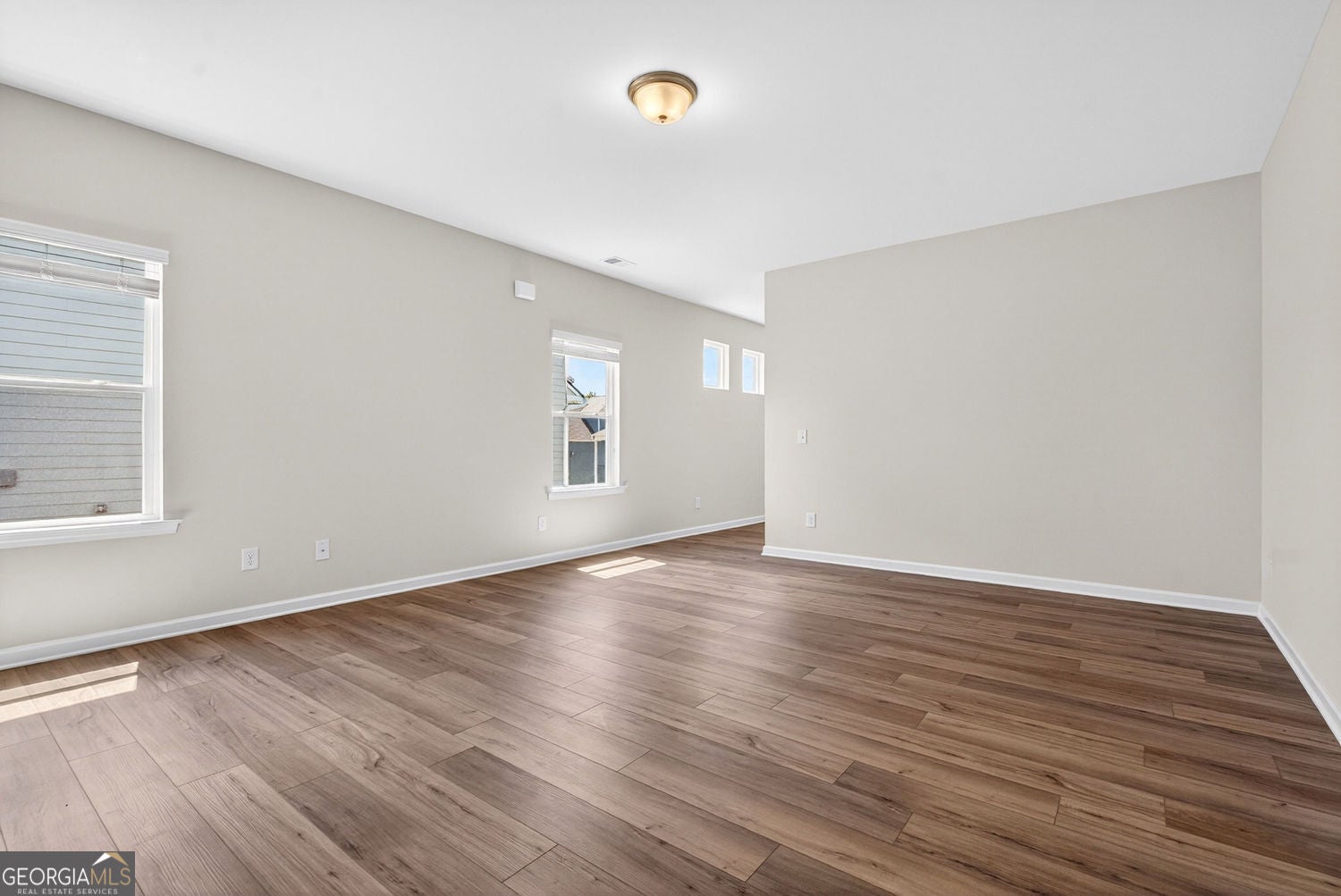 461 Fair Oak LN