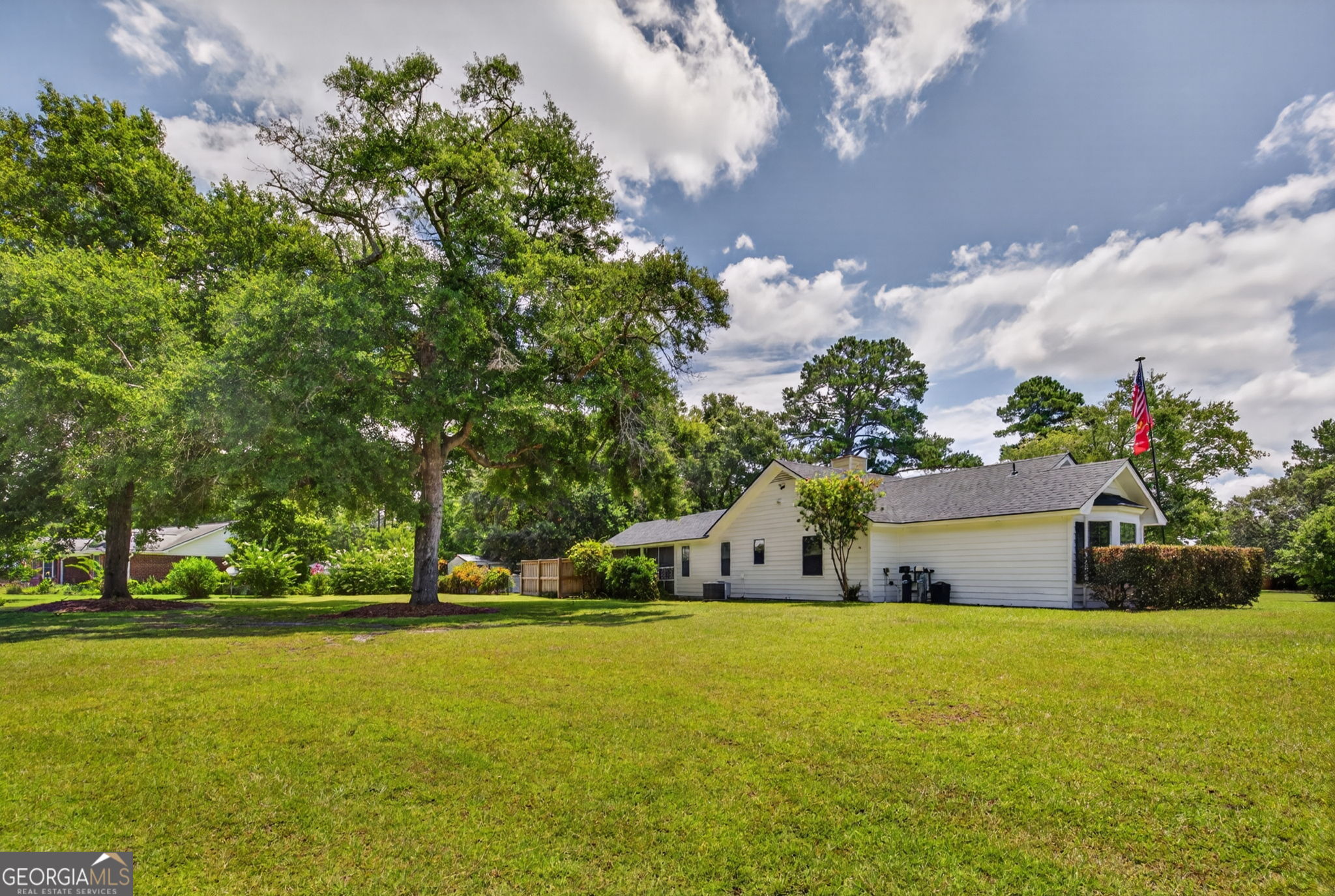 385 Lemans DR