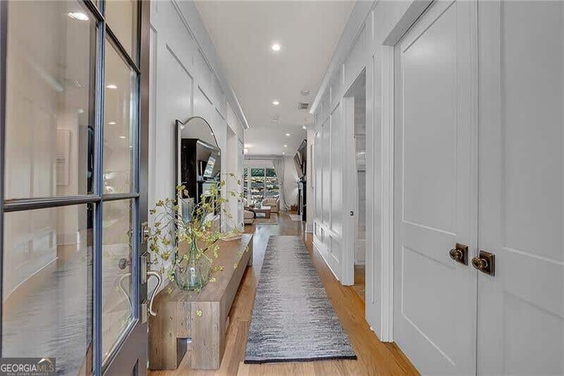 Photo of 1376 Lavista Road NE, Atlanta, GA 30324 (MLS # 10832811)
