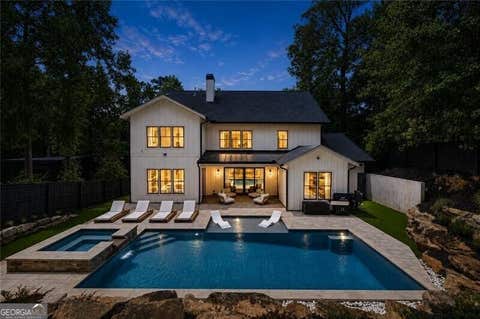 Photo of 1376 Lavista Road NE, Atlanta, GA 30324 (MLS # 10832811)