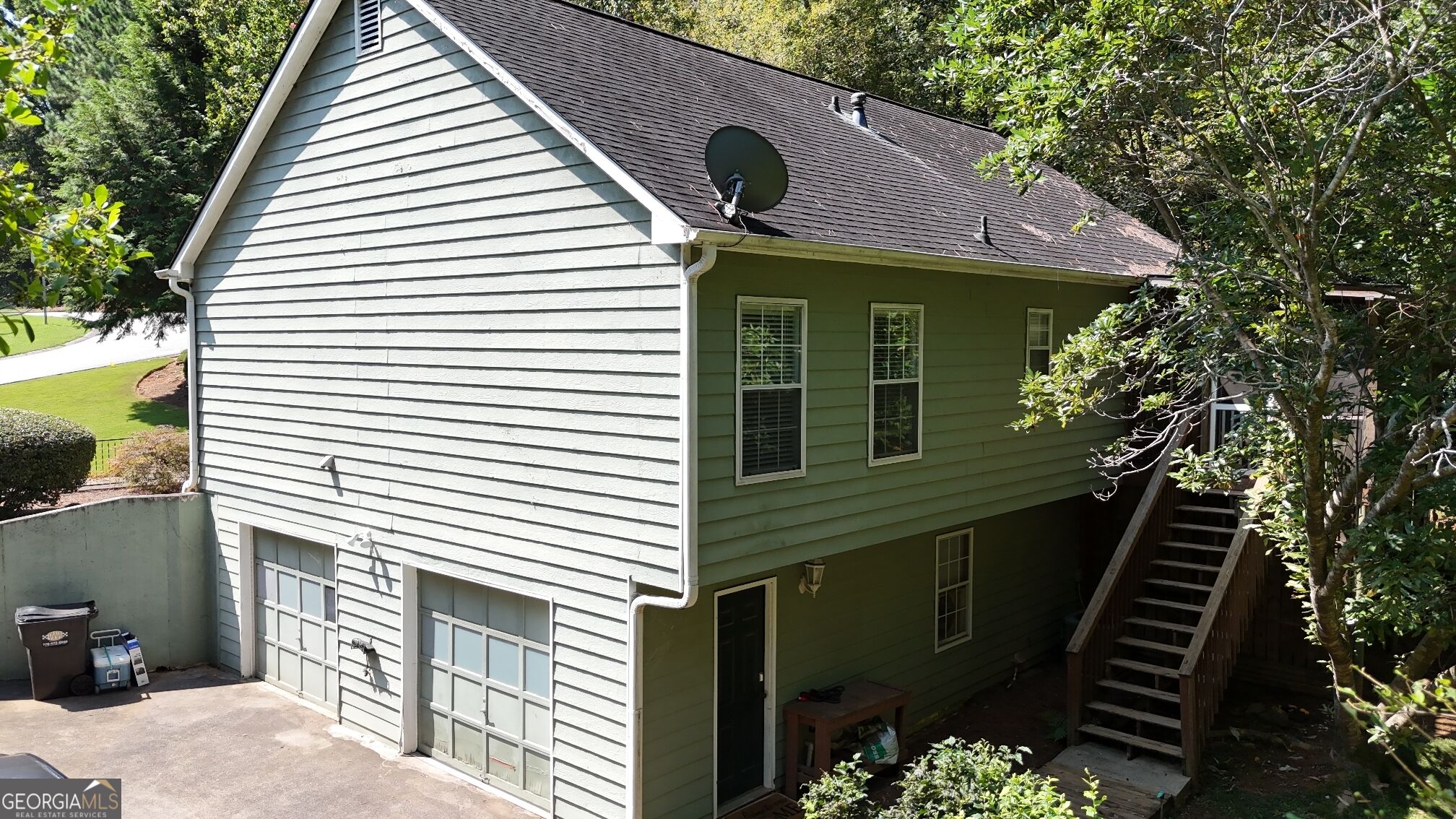 106 N Springs DR