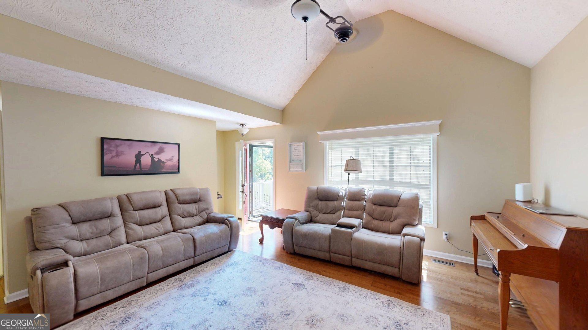 106 N Springs DR