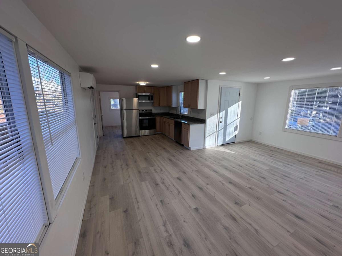 1416 Oak LN