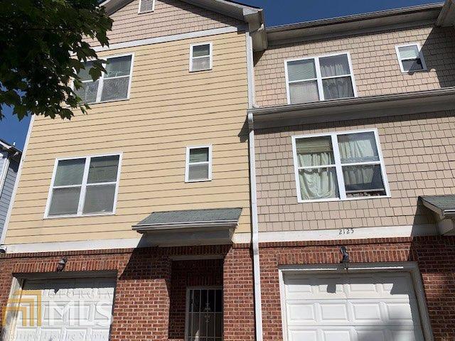Large 3/3 Townhome near Westside Park at Bellwood Quarry and close to the Atlanta BeltLine Trail, Mercedes Benz Stadium and Microsoft Corporate Campus. Property is being sold "AS IS, WHERE IS WITH NO SELLER DISCLOSURES." Must close with Katz Durell.