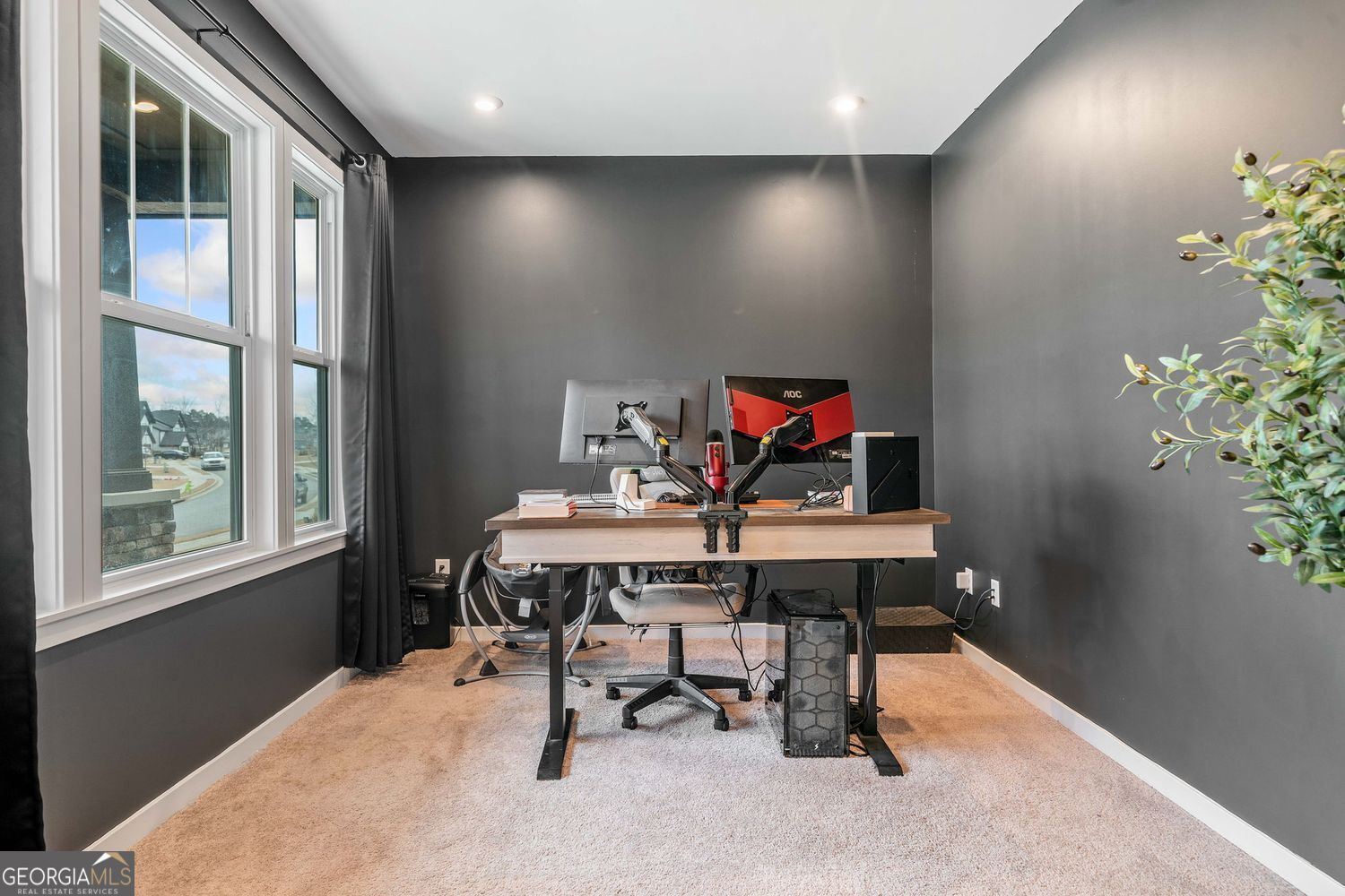 895 Michigan Circle CIR
