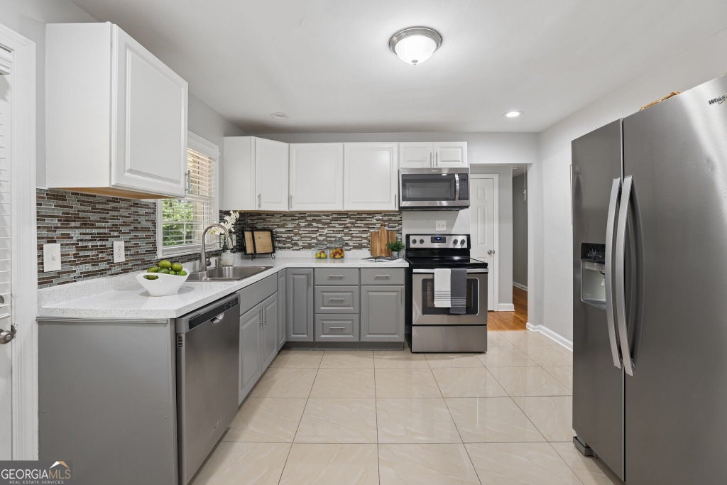 Photo of 2900 Hollywood Drive, Decatur, GA 30033 (MLS # 10834308)