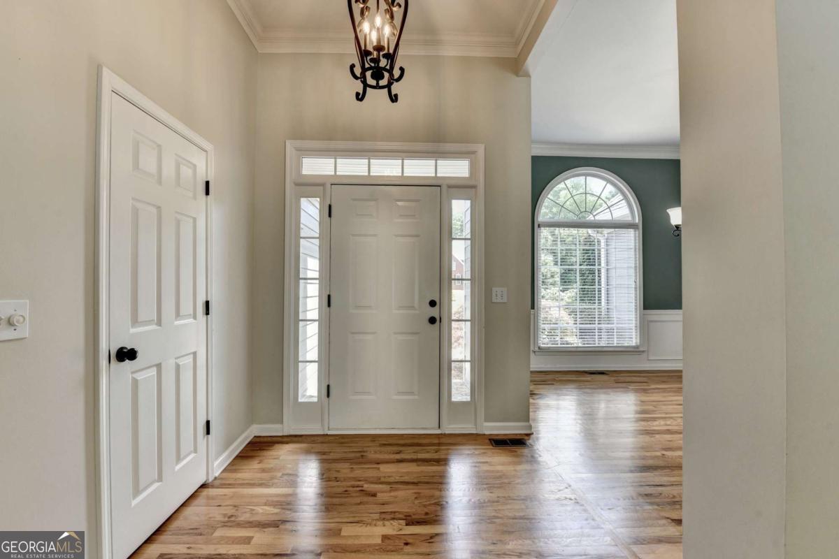 1625 Captains WALK