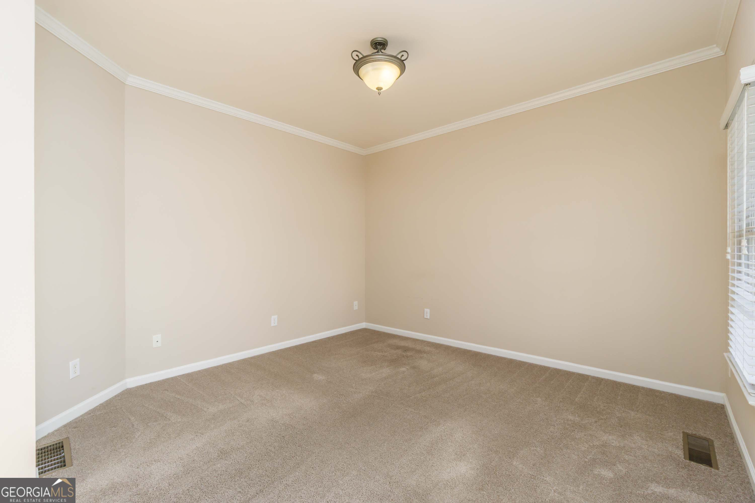 8670 Woodland View DR