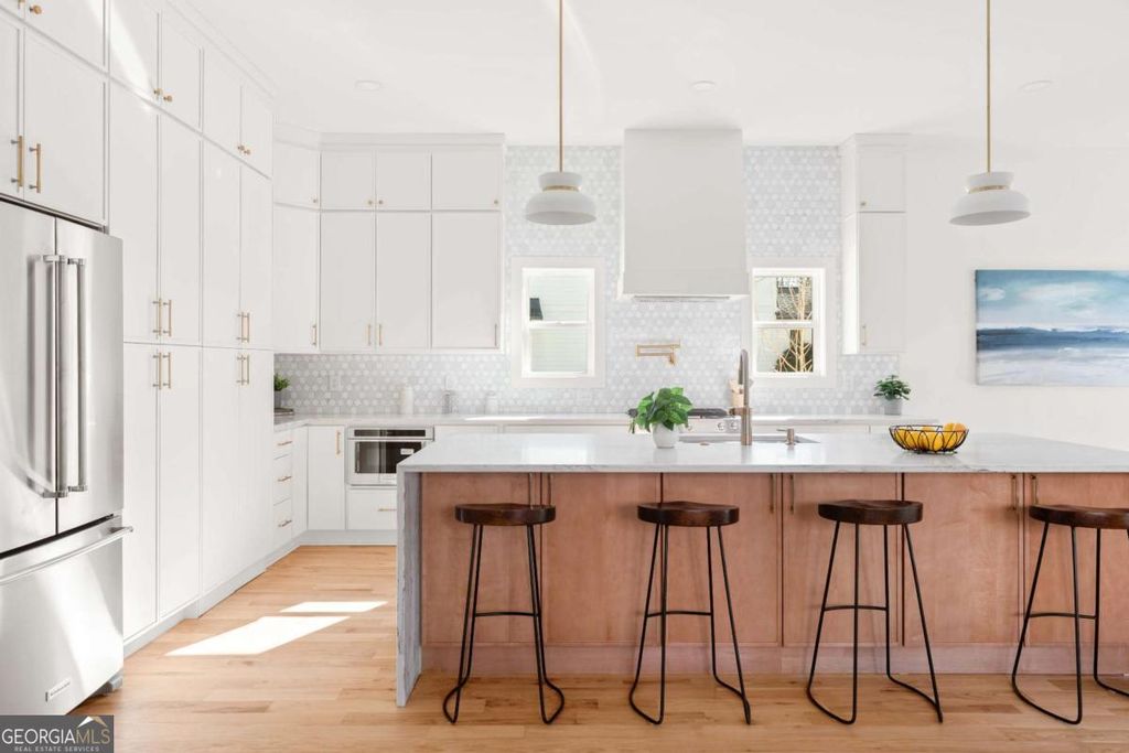 Photo of 286 Sisson Avenue NE, Atlanta, GA 30317 (MLS # 10686219)