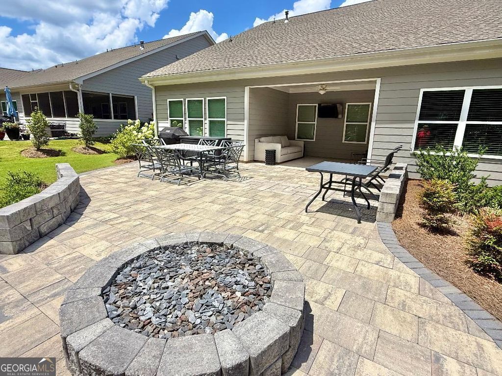Photo of 40 Greenleaf Pass, Sharpsburg, GA 30277 (MLS # 10809427)