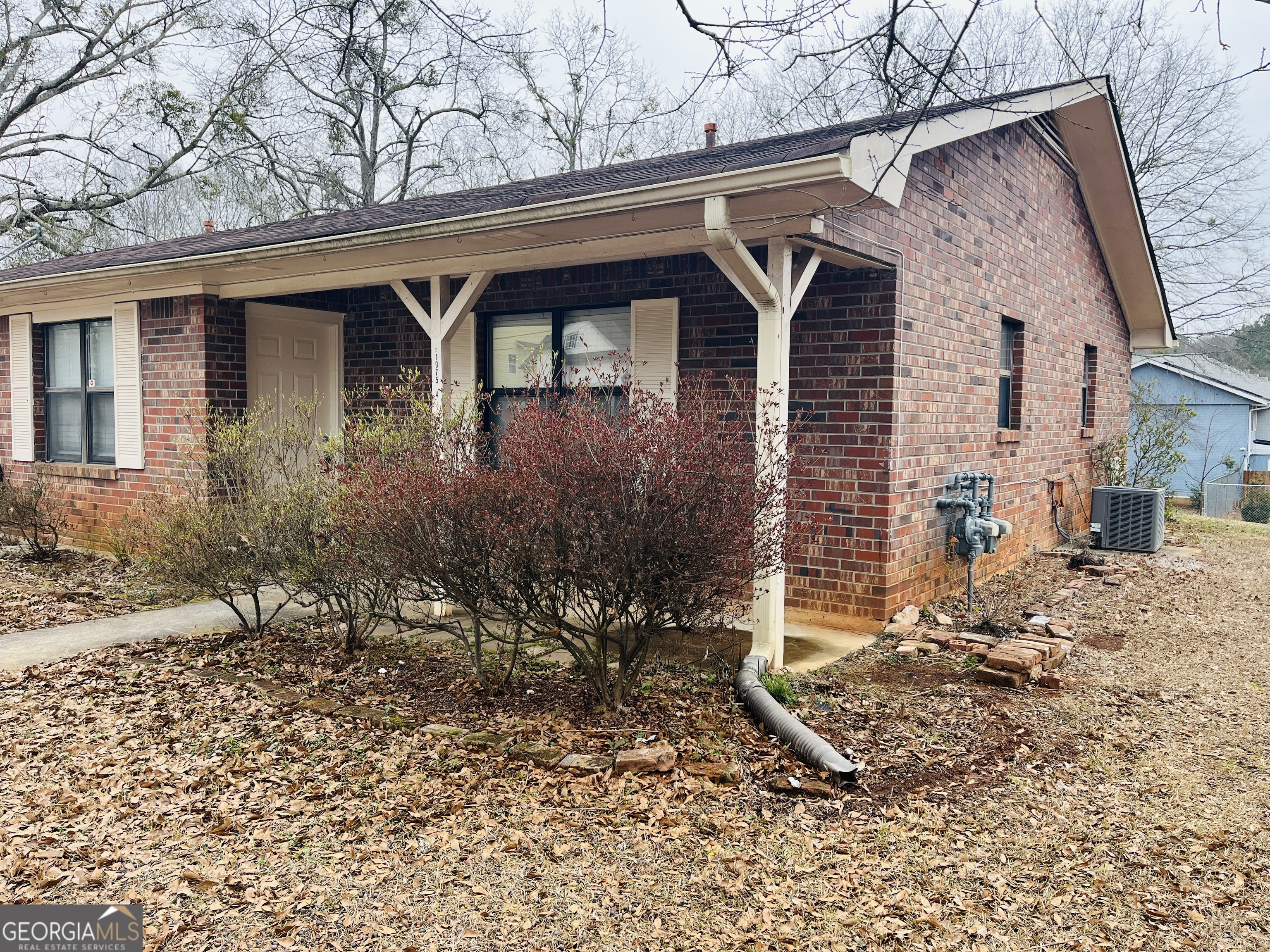 1075 Eastview RD NE UNIT A