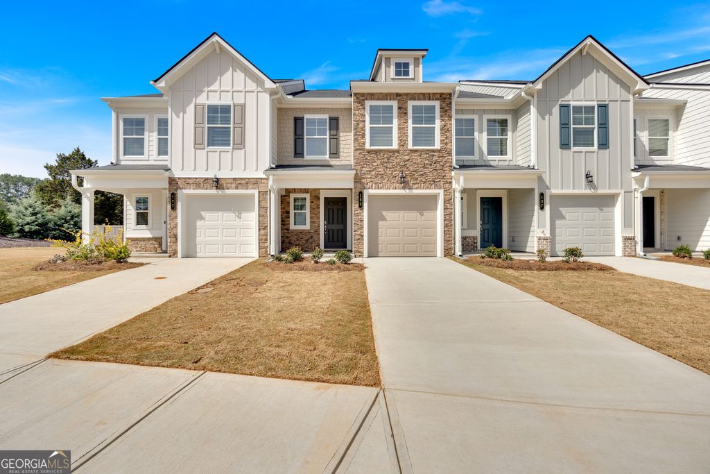 Photo of 105 Village Green Drive #171, Adairsville, GA 30103 (MLS # 10423451)