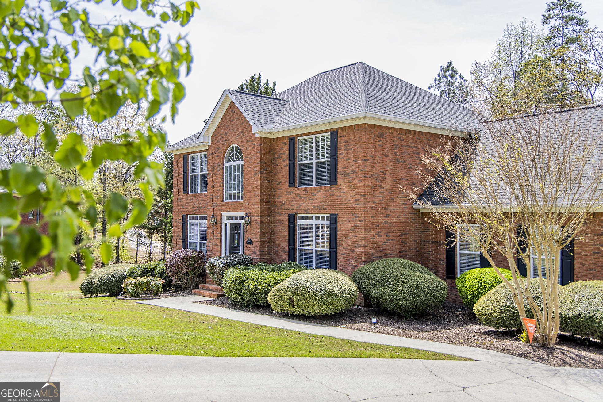 1 Hogan LN NW