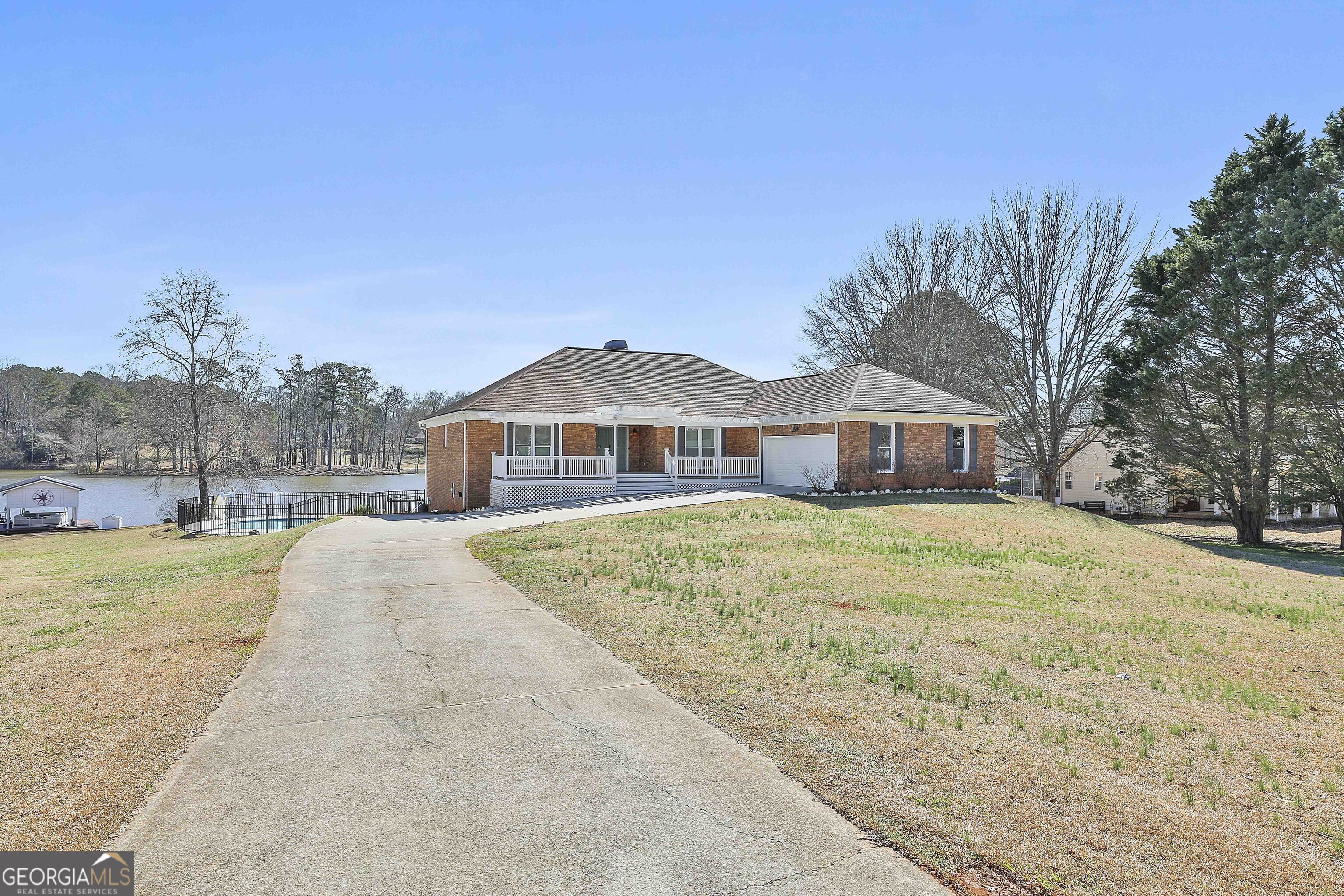 205 Castlewood RD