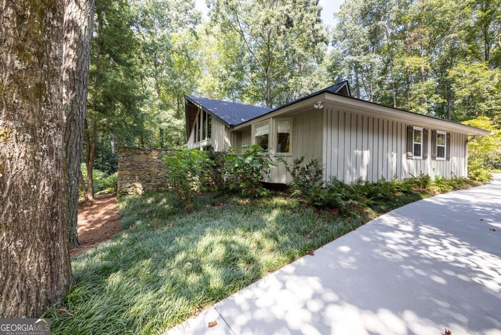 Photo of 945 River Overlook Court, Sandy Springs, GA 30328 (MLS # 10854196)