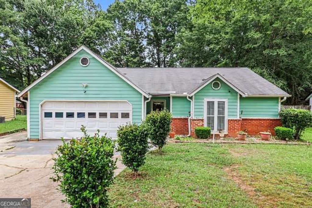 Photo of 8780 Ansley Way, Jonesboro, GA 30238 (MLS # 10774851)