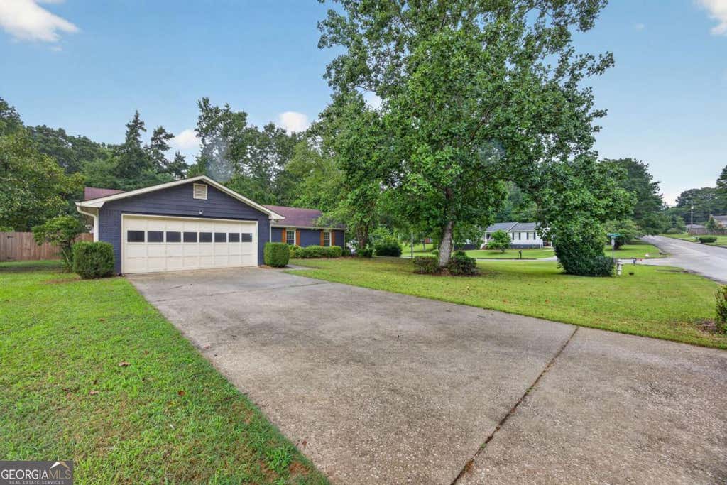 Photo of 1938 Brandy Woods Drive SE, Conyers, GA 30013 (MLS # 10809421)