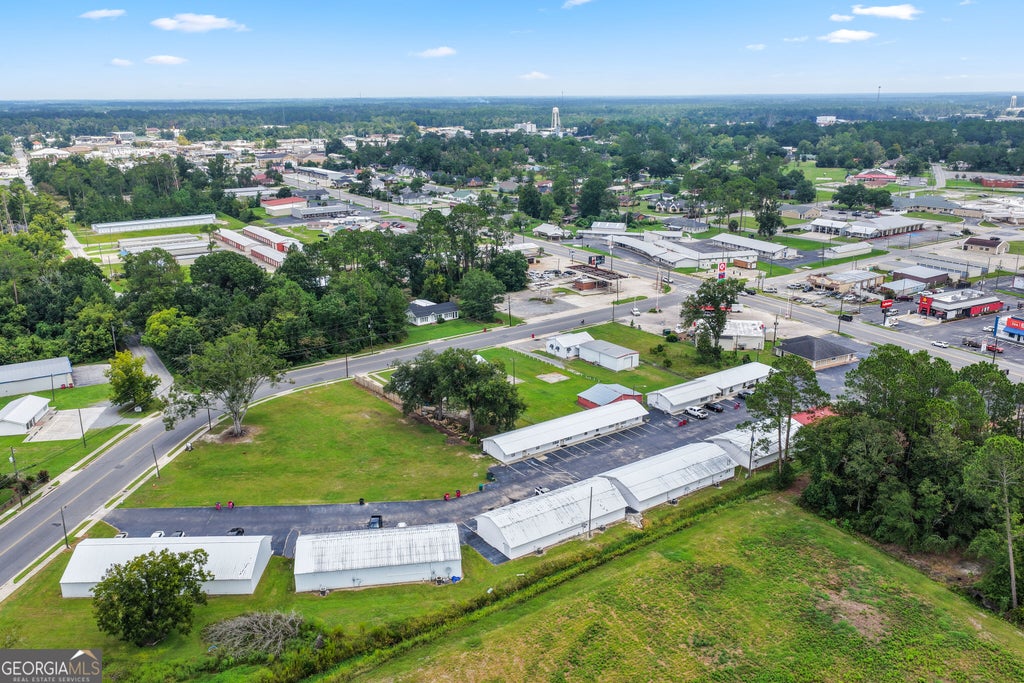 Photo of 680 S MAIN St, Baxley, GA 31513 (MLS # 10843772)