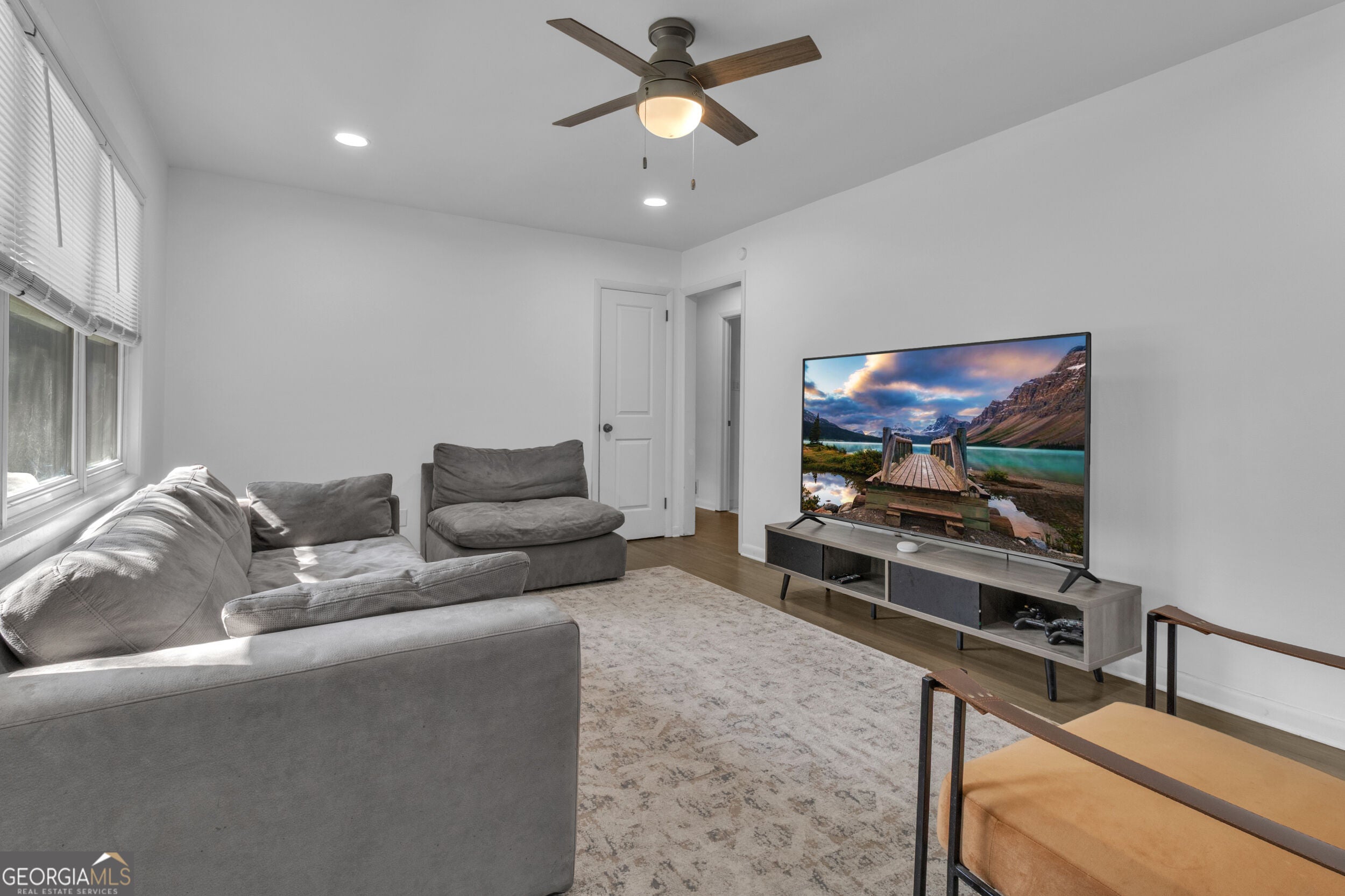 610 Oriole DR SE