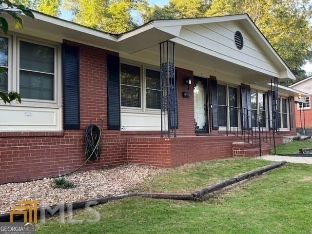 5 Clausen DR