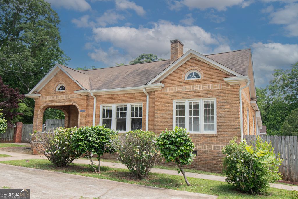 Photo of 1358 W Poplar Street, Griffin, GA 30224 (MLS # 10772304)