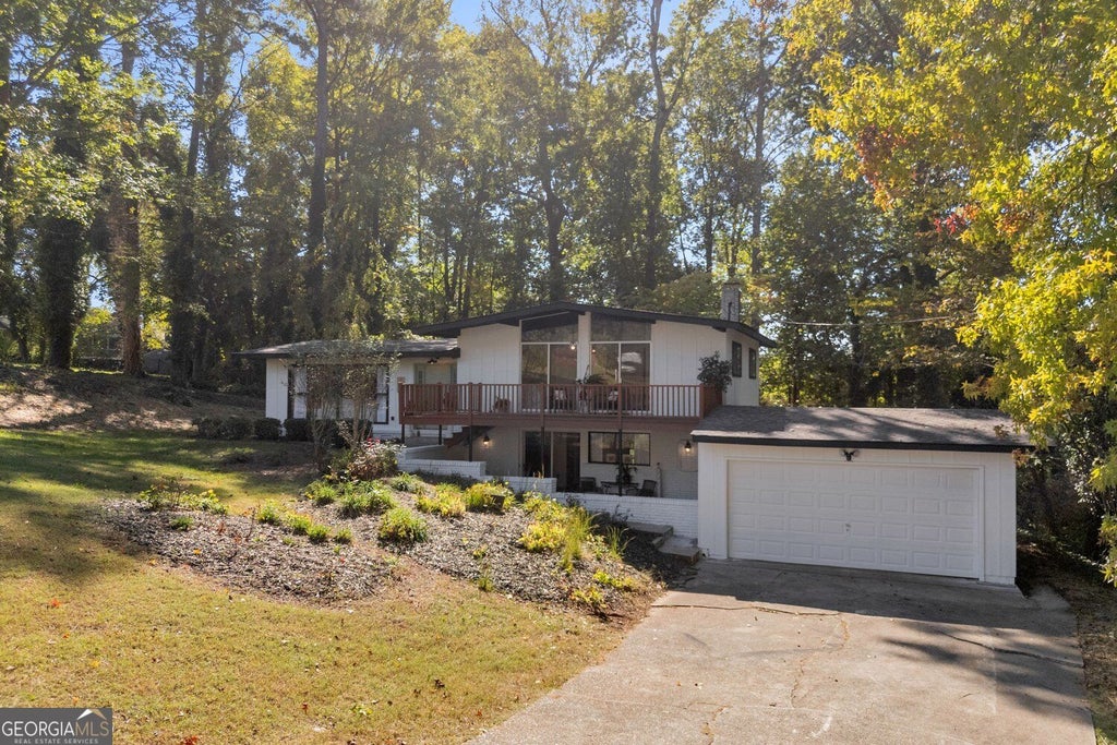 Photo of 759 Dogwood Drive NW, Lawrenceville, GA 30046 (MLS # 10871997)