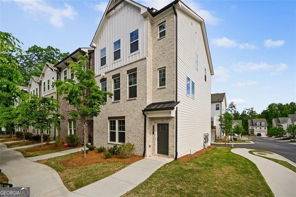 Photo of 3381 Macaiva Alley, Decatur, GA 30032 (MLS # 10766947)