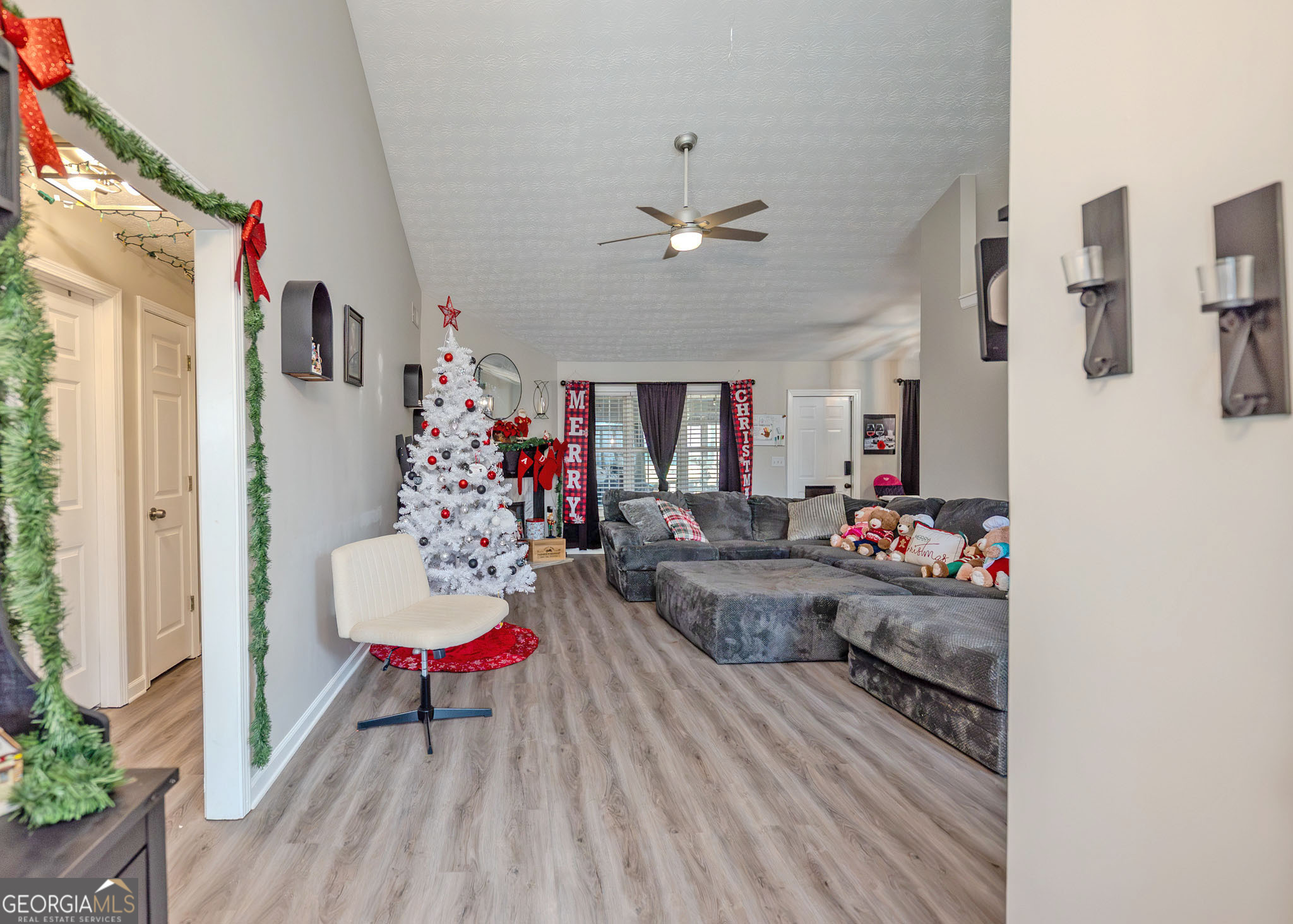 160 Glenn Fuller CIR