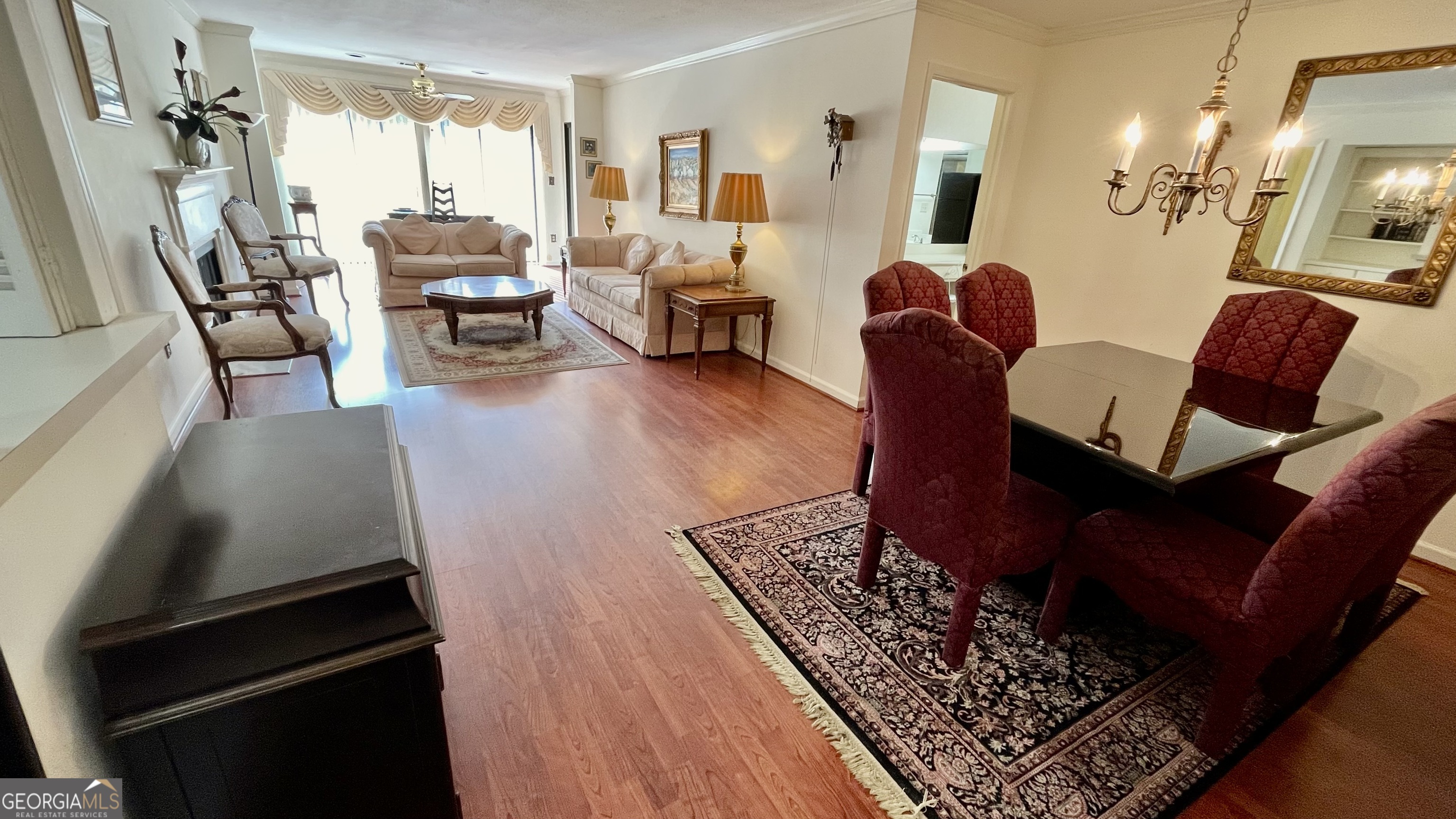 1309 Pine Heights DR NE