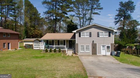 Single Family Residence in Lilburn GA 390 Greenwood Drive.jpg