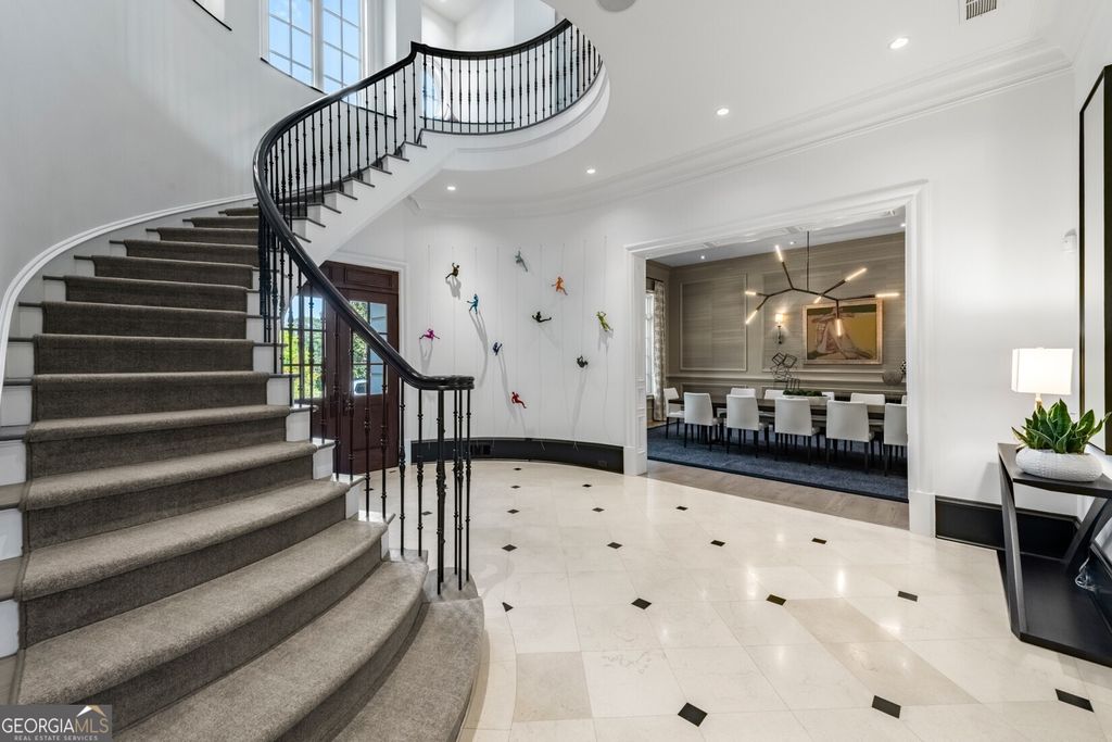 Photo of 4010 Powers Ferry Road NW, Atlanta, GA 30342 (MLS # 10738679)