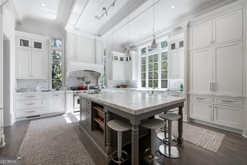 4010 Powers Ferry RD NW