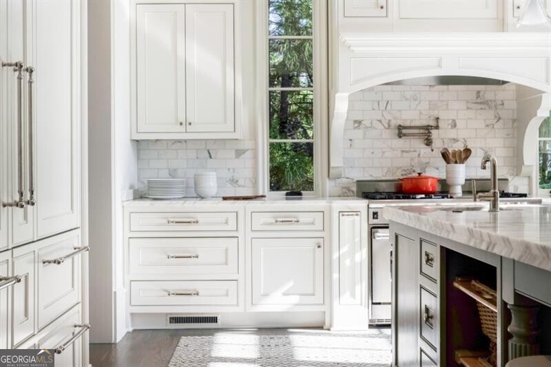 4010 Powers Ferry RD NW