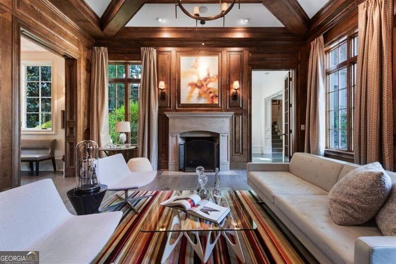 4010 Powers Ferry RD NW